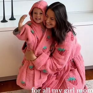 Madi Nelson starberry soft robe children’s 2-5 years